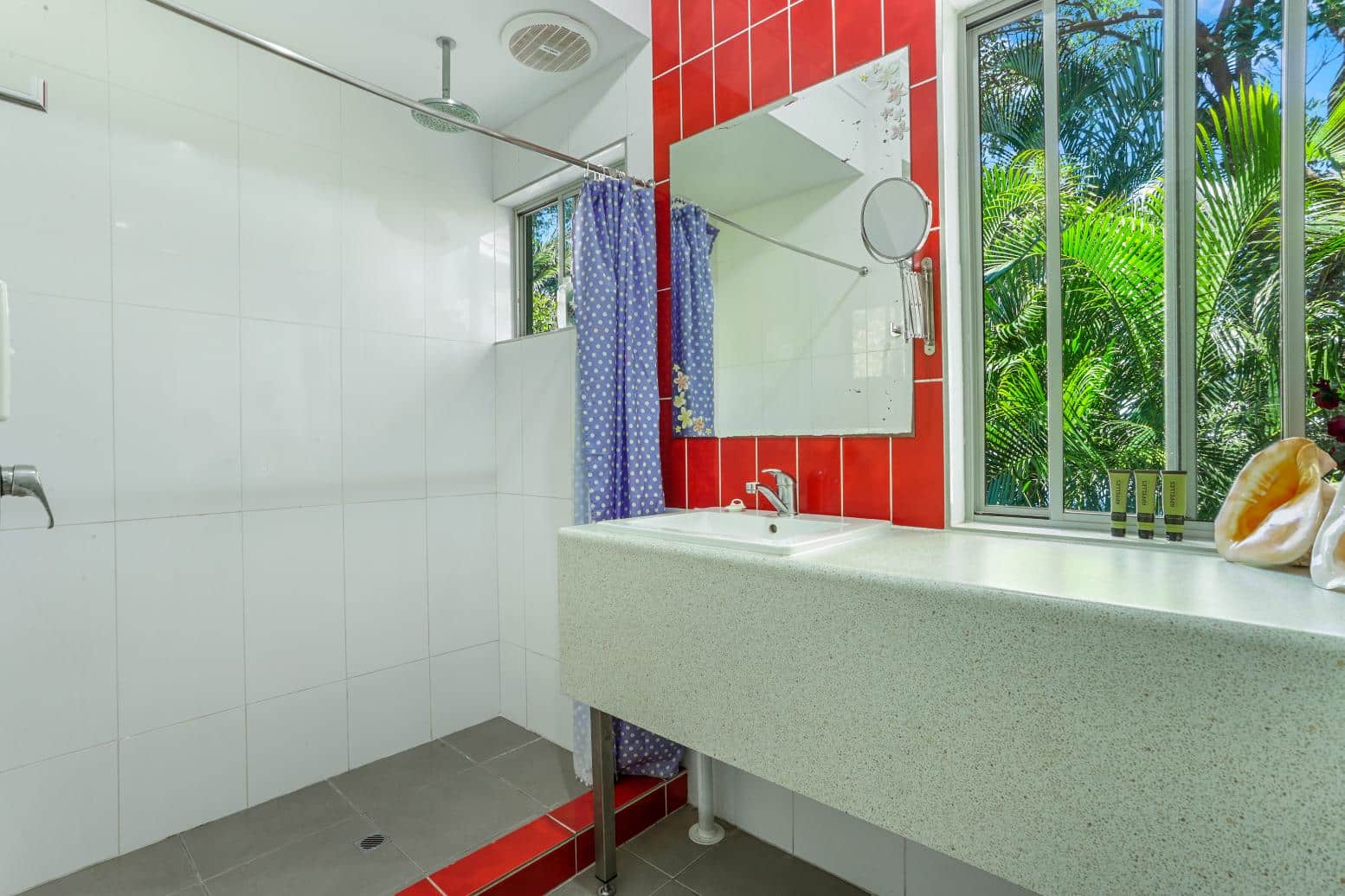 Ensuite 4 bed share
